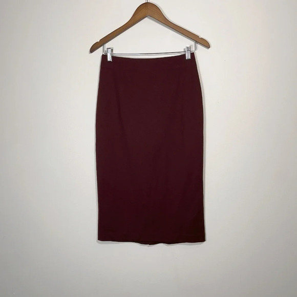 ‼️ 50% OFF ‼️🌟⭐️✨CLEARANCE SALE  ✨⭐️🌟 UNIQLO | MAROON MIDI PENCIL SKIRT - Picture 2 of 6